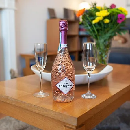 Estuary View * 惠特比