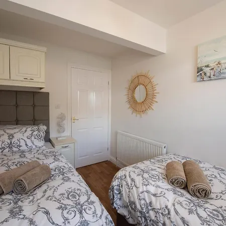 Estuary View * וויטבי